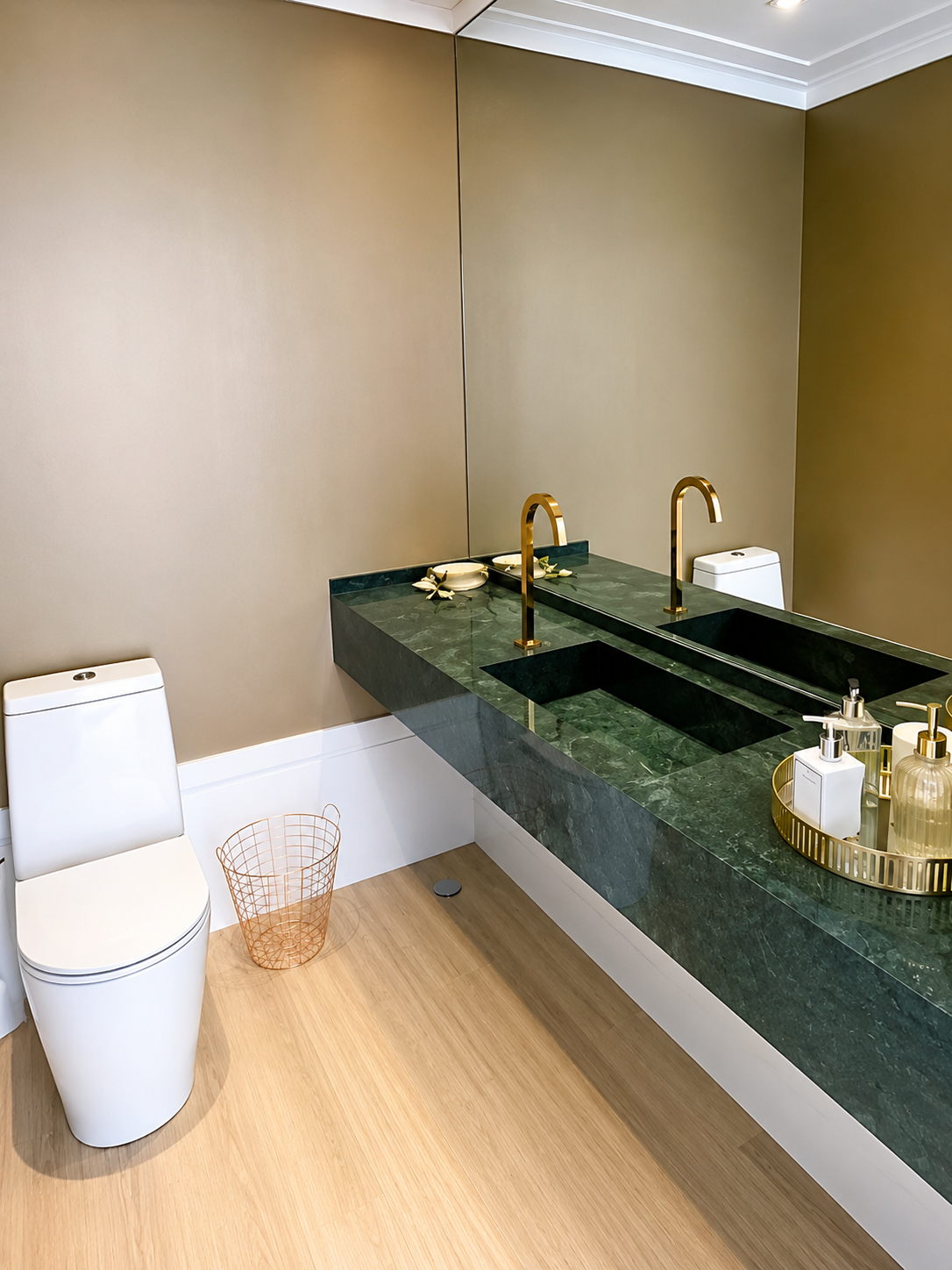 Lavabo com Bancada Esculpida em Quartzito Verde Alpi